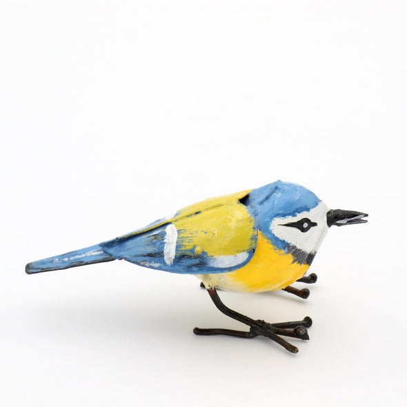 Blaumeise Vogel aus Recycling Metall. Dekoration für Haus und Garten.