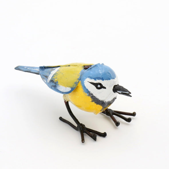 Blaumeise Vogel aus Recycling Metall. Dekoration für Haus und Garten.