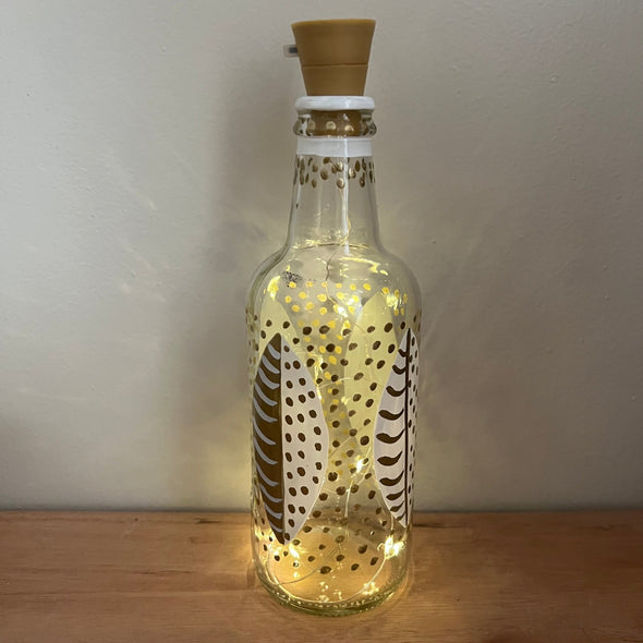 Upcycling Flaschenlicht aus Glas. Interior Dekoration Licht Lampe. Handgearbeitete Unikate.