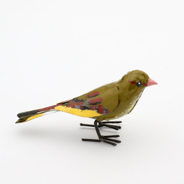 Grünfink Vogel aus Recycling Metall. Dekoration für Haus und Garten.
