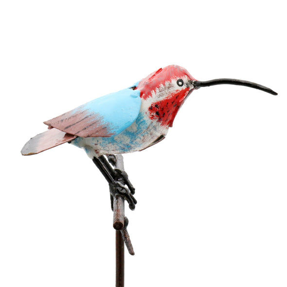 Kolibri Vogel auf Stab aus Recycling Metall. Dekoration für Haus und Garten.