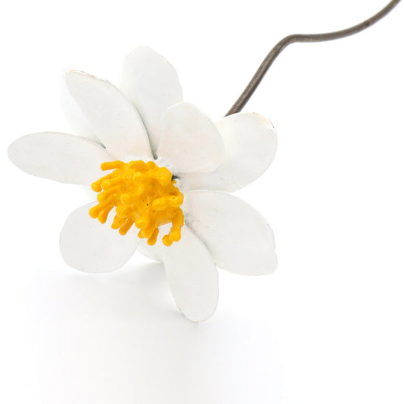 Margeriten Blume aus Recycling Metall. Dekoration für Haus und Garten.