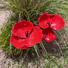 Mohn aus Metall – dekorative Blumen Gartenstecker für draußen