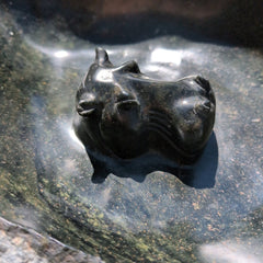 Vogeltränke Hippo Unikat #3 Künstler: Timothy Rukodzi