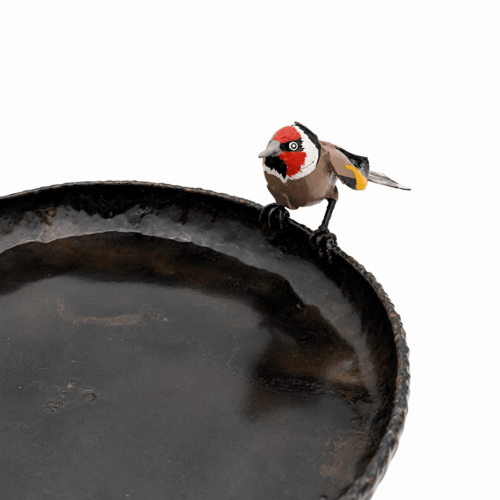Vogeltränke "Stieglitz" aus Metall – Gartendeko Vogel für Garten und Balkon