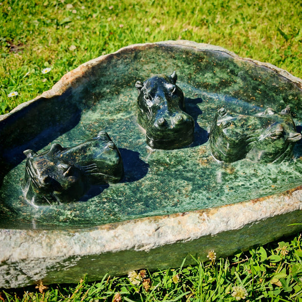 Vogeltränke Hippo Unikat #106 Künstler: Timothy Rukodzi