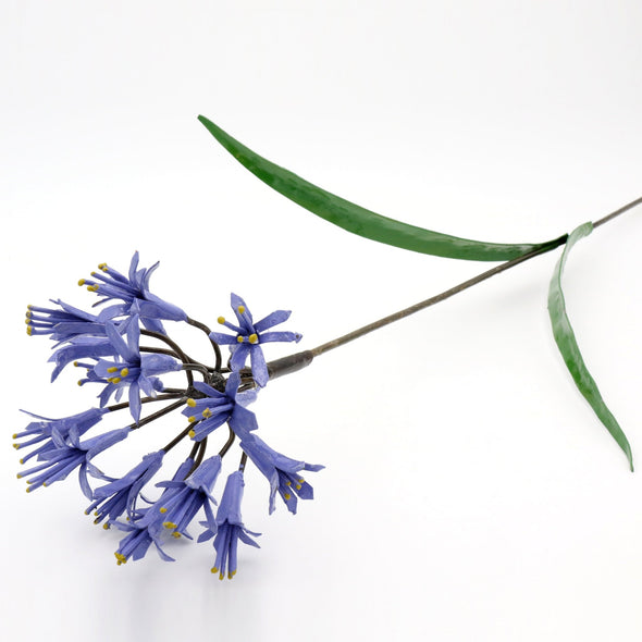 Agapanthus Schmucklilie Blume aus Recycling Metall.. Dekoration für Haus und Garten.