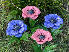 Anemone Blume aus Recycling Metall. Dekoration für Haus und Garten.