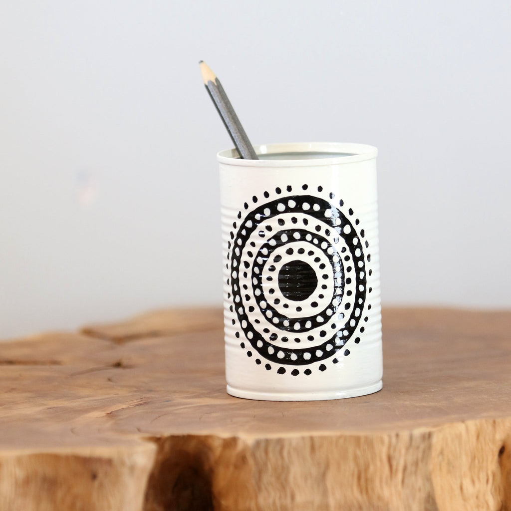 konservendosen aufbewahrung Dose „Black Circle“ – handbemalter Stiftehalter aus Upcycling-Dose – Mio Moyo by SHONA-ART