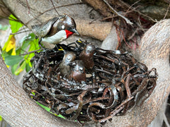 Schwalbennest Vogel aus Recycling Metall. Dekoration für Haus und Garten.
