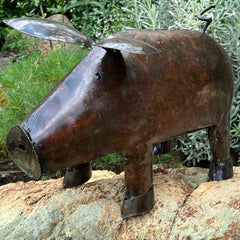 Schwein aus Recycling Metall. Dekoration für Haus und Garten.